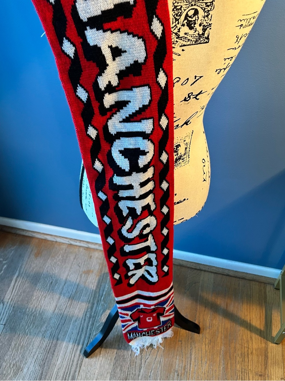 Manchester soccer club Scarf - Picture 2 of 9